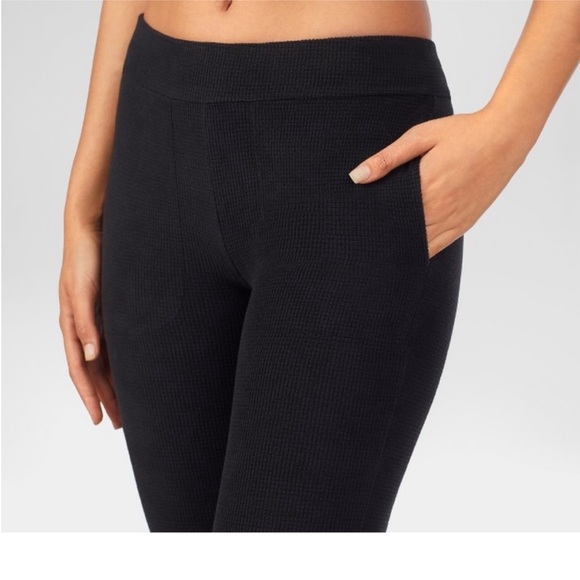 Warm Essentials by Cuddl Duds Women's Textured Fleece Thermal Leggings Bundle - Picture 3 of 7